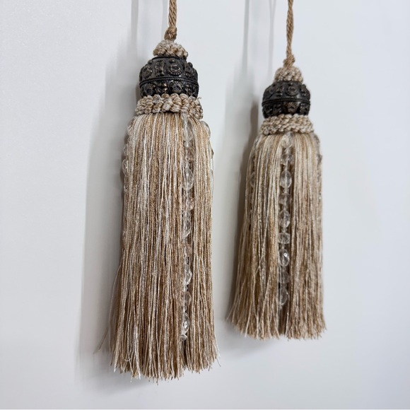 Bed Bath & Beyond Ivory Tan Clear Beaded Capped Tassel Curtain Tiebacks - Picture 5 of 13